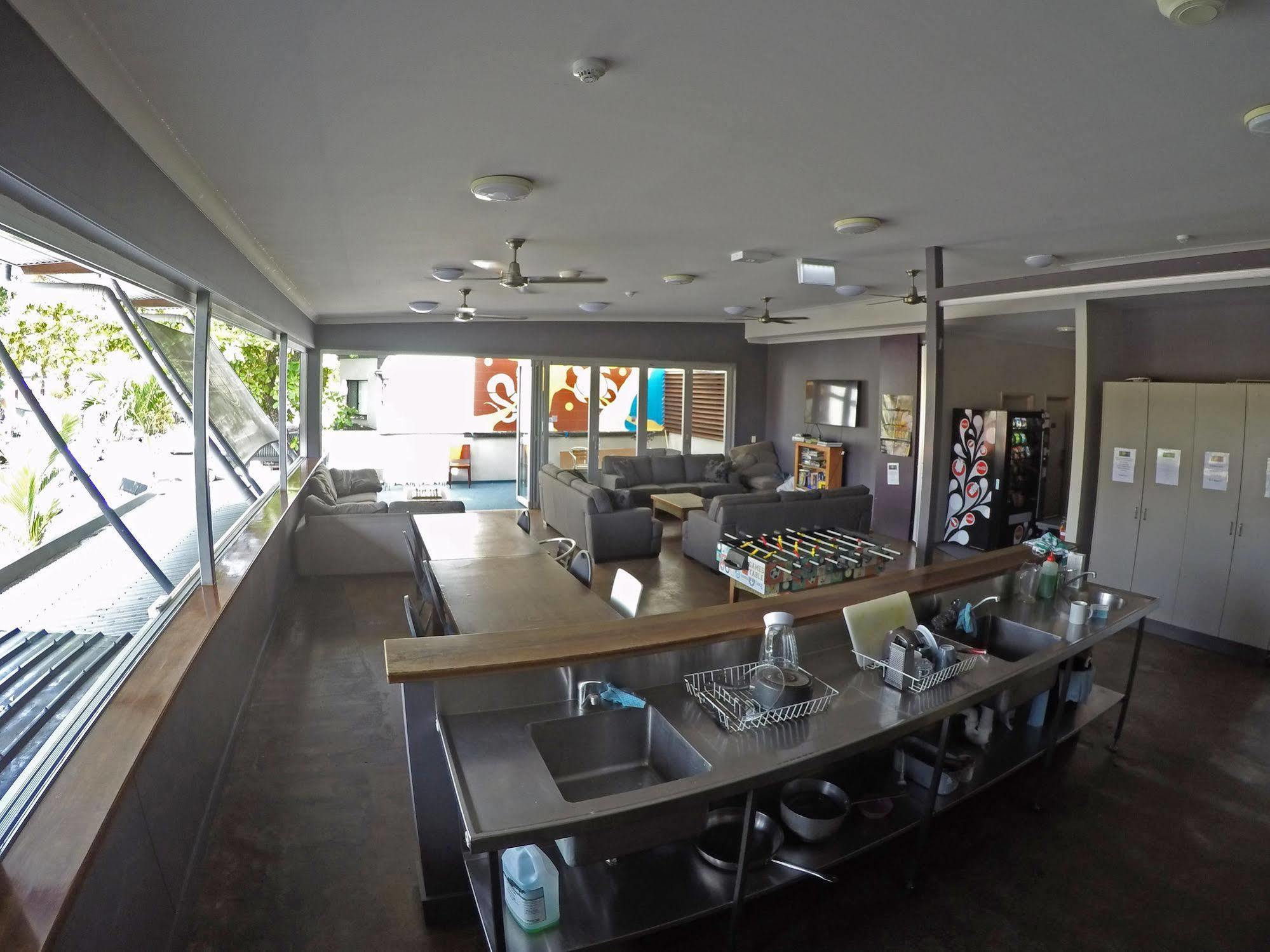 Global Backpackers Port Douglas Exterior photo